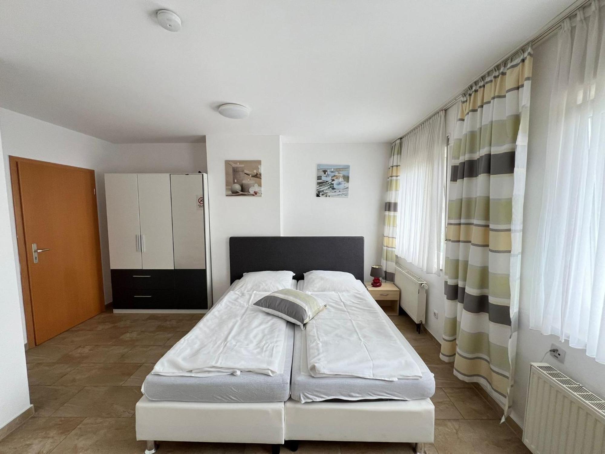 Hotel Restaurant Neffelthal Kerpen  Chambre photo